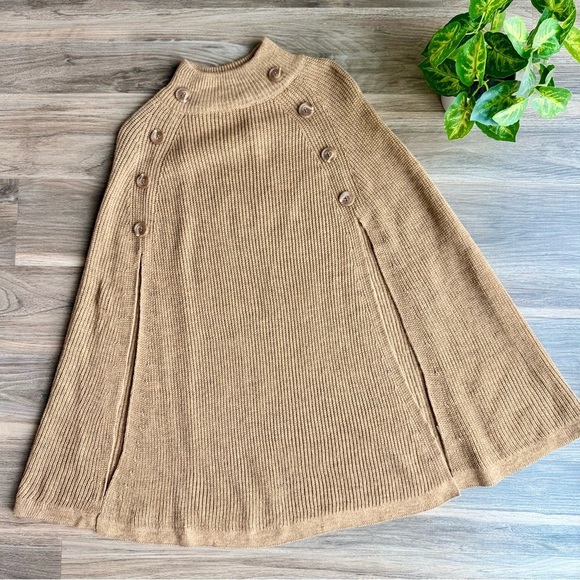Linda Anderson Button-Side Knit Cape Sweater Poncho – Camel Brown – One Size - Picture 2 of 15